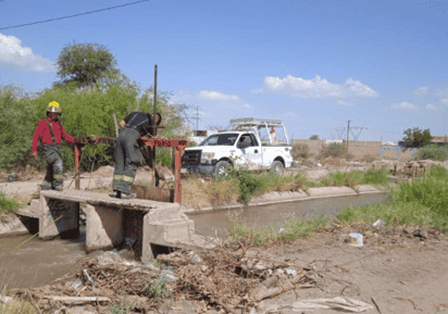 Hombre localizado sin vida en canal de riego de Gómez Palacio ya fue identificado por sus familiares. (EL SIGLO DE TORREÓN)