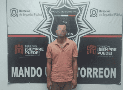 El hombre fue detenido por policías municipales y resguardado en una cárcel de la ciudad. (EL SIGLOD DE TORREÓN)