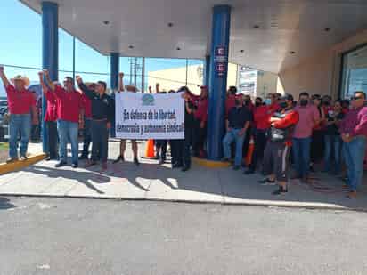 A nivel nacional son 60 mil trabajadores entre activos y jubilados, de los cuales 500 son en Coahuila. (EL SIGLO COAHUILA)