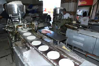 Los productores de tortilla externaron que los insumos incrementan semana con semana.