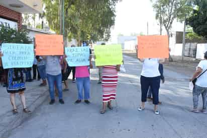 El oriente de la ciudad, dijeron los quejosos, está sin agua y llevan así toda la administración. (EL SIGLO DE TORREÓN)