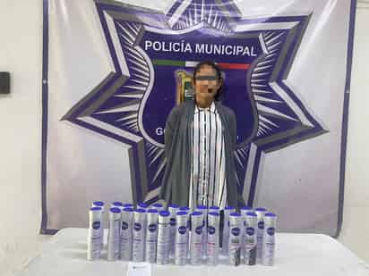 A la mujer se le aseguraron múltiples desodorantes.