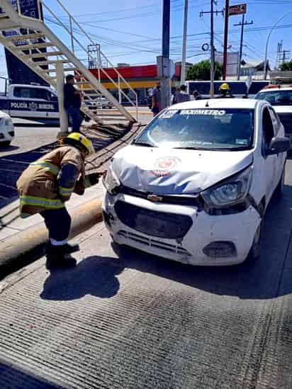 En la camioneta de transporte de personal viajaban seis personas, de las cuales cuatro resultaron lesionadas.
