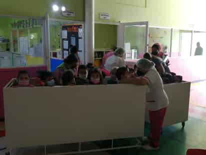 La simulación se llevó a cabo minutos antes de las 10:00 horas de la mañana del martes, evacuando a 166 menores.