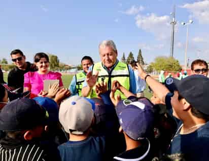 El alcalde de Saltillo informó que con estas obras se beneficia de manera directa a cientos de deportistas de todas las edades.