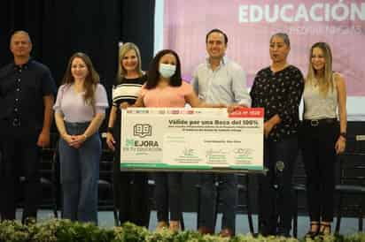 El evento es un programa surgido de la necesidad de ofrecer a las mujeres una herramienta para que terminen su preparatoria y brindarles la oportunidad de su empoderamiento educativo.