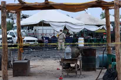 Ni autoridades federales ni estatales que se encuentran en la llamada zona cero han informado de los avances en las labores de rescate. (EFE)