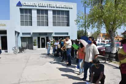 El empresario dijo que los ciudadanos deben tener cuidado en donde realizan sus compras y contratos de servicios. (Foto: SERGIO A. RODRÍGUEZ / EL SIGLO COAHUILA)