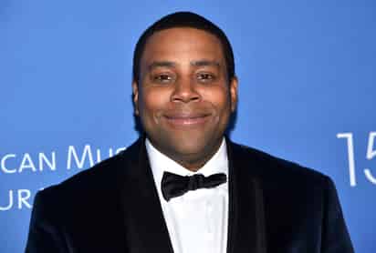 ARCHIVO - El actor y comediante Kenan Thompson llega a la gala del Museo Estadounidense de Historia Natural en Nueva York el 21 de noviembre de 2019. Thompson conducirá la 74a entrega anual de los premios Emmy el lunes 12 de septiembre de 2022. (Foto por Evan Agostini/Invision/AP, archivo)
