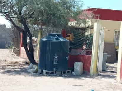 El edil subrayó que se trabaja para resolver la crisis hídrica que se tiene y recordó que están en proceso la perforación de un pozo y se autorizó otra obra similar. (EL SIGLO DE TORREÓN)