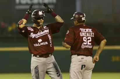 Alex Flores y su 'caliente' bat con Unión Laguna