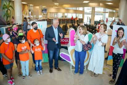 La campaña inició con la instalación de dos contenedores en la Presidencia de Torreón y uno en el DIF. (EL SIGLO DE TORREÓN)