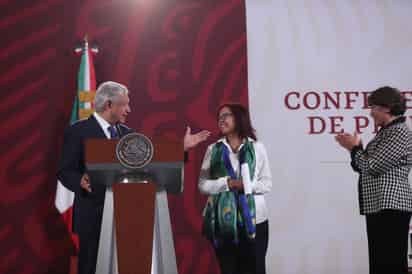 El presidente de la República Mexicana, López Obrador, hizo ayer el nombramiento oficial de la nueva titular de la SEP federal. (EL SIGLO DE TORREÓN)
