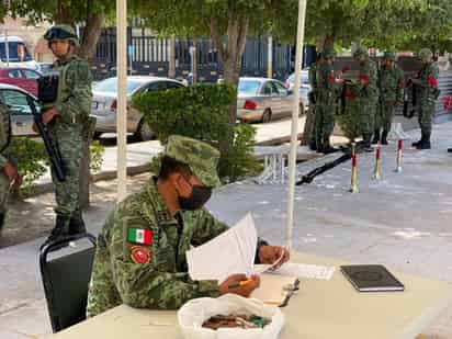 Colocan módulo de canje de armas en Plaza Mayor de Torreón. (EL SIGLO DE TORREÓN)