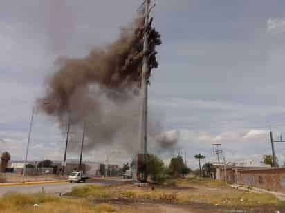 El siniestro provocó la suspensión del suministro de energía eléctrica en la zona.