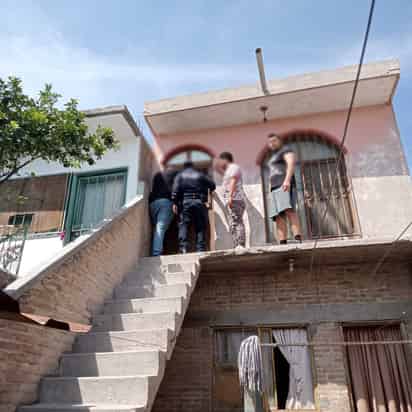 La Policía logró sacar al joven de la habitación y trasladarlo.