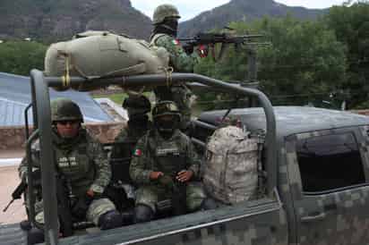 Ejército no tiene por qué mancharse en investigaciones de Caso Ayotzinapa: AMLO