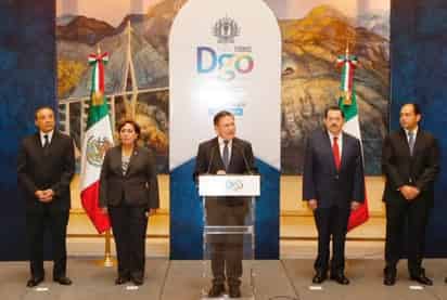 El Gobernador de Durango, José Rosas Aispuro Torres, dejó en claro que el Estado no tiene recursos económicos para estar pagando finiquito a los funcionarios de primer nivel.