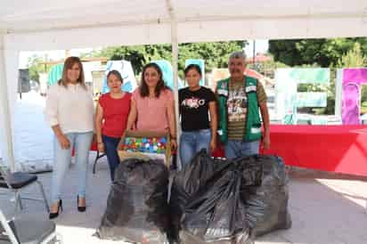 Se tuvo buena respuesta en campaña de reciclaje que se realizó en la plaza principal de San Pedro. (EL SIGLO DE TORREÓN)