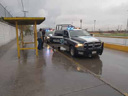 Personal de prevención, auxilio y rescate se ha abocado en el traslado de ciudadanos. (ESPECIAL)