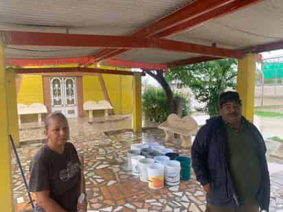 Las familias tenían la esperanza de regresar pronto a sus casas, para evitar que les robaran. (EL SIGLO DE TORREÓN)