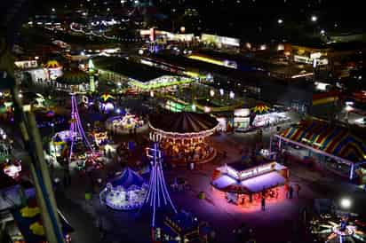 Juegos mecánicos de la feria de Torreón, son inspeccionados diariamente por Protección Civil.