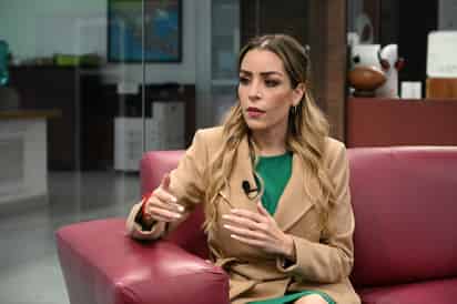 La senadora por Coahuila y líder del PRI en Torreón, Verónica Martínez, manifestó esta semana su postura en contra de la militarización de la Guardia Nacional. 