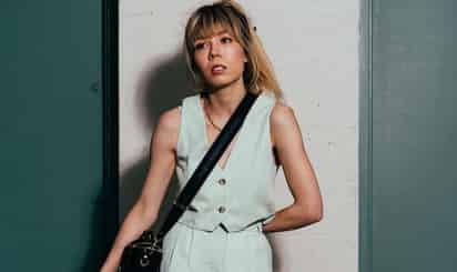 Jennette McCurdy revela que su mamá la obligó a bañarse con su hermano adolescente a los 11 años