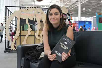 La primera novela de Santaolalla recibió en 2021 el Premio Mauricio Achar de Literatura Random House (EL SIGLO DE TORREÓN/SAÚL RODRÍGUEZ)