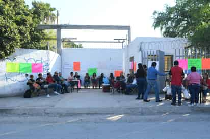 La escuela secundaria estatal 'Simón Bolívar' de la colonia Felipe Ángeles de Gómez Palacio seguirá en paro de labores.