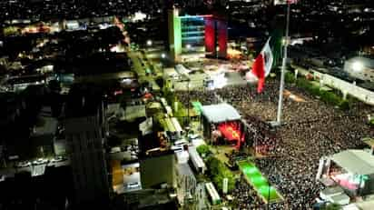 Para las 23:00 horas, la estimación de público era de al menos 75 mil personas, y solamente se habían registrado incidentes menores. Los asistentes pudieron disfrutar de un concierto de la Banda MS al finalizar la ceremonia. (ÉRICK SOTOMAYOR)