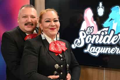 Contentos y juntos. Alejandro Hernández y Lucy Sarmiento conforman el dueto 'Gavilán' y 'Gaviota'.