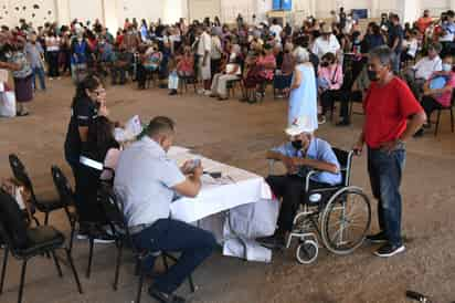 Arrancó el operativo de pago de la Pensión del Adulto Mayor y para las personas con Discapacidad, de la zona urbana de Gómez Palacio. (EL SIGLO DE TORREÓN)