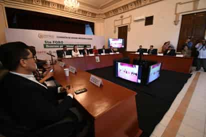 Ayer se llevó a cabo en el Salón Azul de Lerdo, el foro 'Diálogos metropolitanos; Buenas prácticas y Gobernanza', con la participación de diputados federales y locales de Coahuila y Durango. (FERNÁNDO COMPEÁN / EL SIGLO DE TORREÓN)