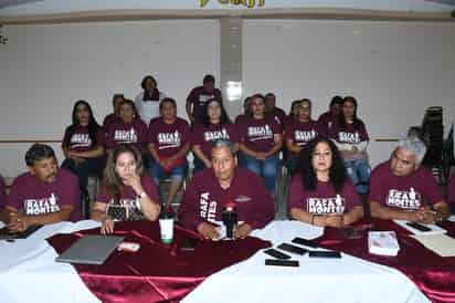 Ayer se pronunció la planilla guinda previo al proceso de votaciones que vivirá en los próximos días la sección 44 del SNTE. (EL SIGLO DE TORREÓN)