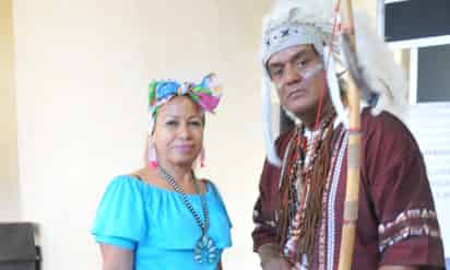 Julio César Niño, representante de la comunidad, se presentó ante el Congreso Nacional de Touroperadores para mostrar su cultura.