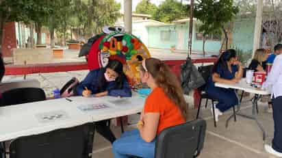 Salud Municipal mantiene sus brigadas de salud y las lleva hasta las escuelas públicas. (EL SIGLO DE TORREÓN)