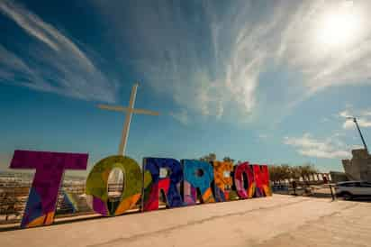 El director de Turismo compareció ayer ante los ediles de la comisión de Desarrollo Económico del Cabildo. (EL SIGLO DE TORREÓN)