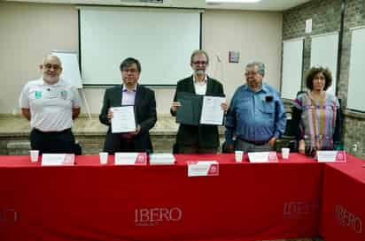 La firma de la carta de adhesión se celebró ayer en la sala de videoconferencias de la Universidad Iberoamericana de Torreón. (EL SIGLO DE TORREÓN)