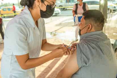 Hay puntos de vacunación en distintos puntos de La Laguna para aplicar la vacuna de CanSino. (EL SIGLO DE TORREÓN)