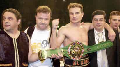 Un día como hoy pero del año 2000, Javier Castillejo defendió su corona Superwelter WBC