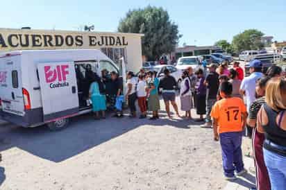 Decenas de familias fueron parte de esta primera entrega. (EL SIGLO DE TORREÓN)