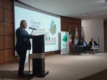 Mario Valdés, director general del Coecyt, en el arranque del Primer Foro. (EL SIGLO DE TORREÓN)