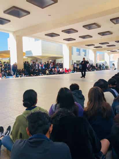 Jefe policiaco continúa visitando las instituciones educativas de Torreón con las pláticas 'Seguridad en el Entorno Estudiantil'.