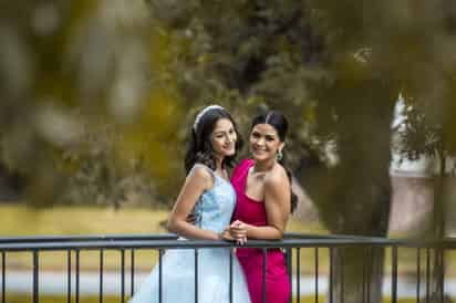 Paulina con su mamá Karla Félix (EL SIGLO DE TORREÓN/ERICK SOTOMAYOR)