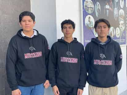 La institución educativa reconoció a los tres estudiantes de bachillerato que irán a la Olimpiada.