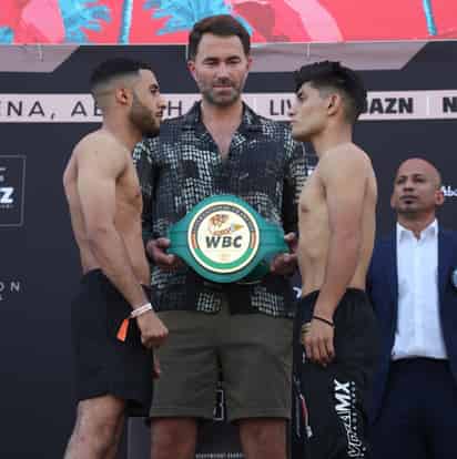 Tanto Gohan Rodríguez (d) como Galal Yafai superaron la báscula y se declararon listos para la pelea.