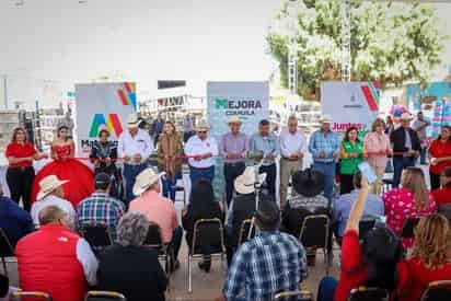 Celebran cumpleaños ejidal y entregan techumbre. (EL SIGLO DE TORREÓN)