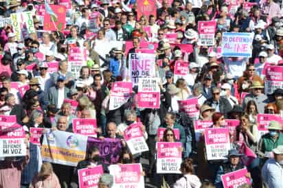 'No tienen vocación democrática', dice AMLO sobre asistentes a marcha en defensa del INE