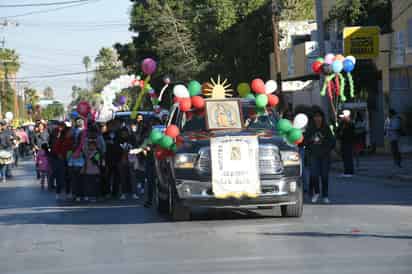 Son cerca de 10 mil los fieles que han peregrinado en la primera semana, en Torreón. (FERNANDO COMPEÁN)